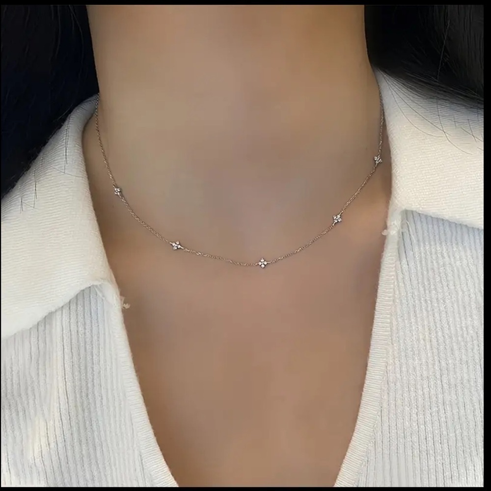 925 Sterling Silver Exquisite Four Leaf Clover Zircon Necklace